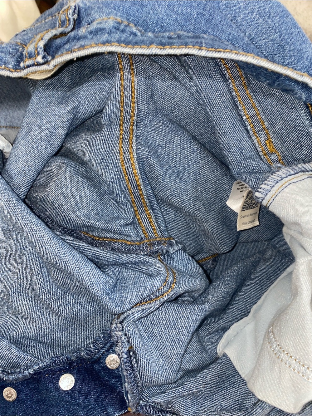 💋Adorable high rise 90’s slim Jeans frayed at the let holes! - Picture 11 of 11